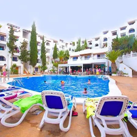 דירה Holiday Park Apartments *