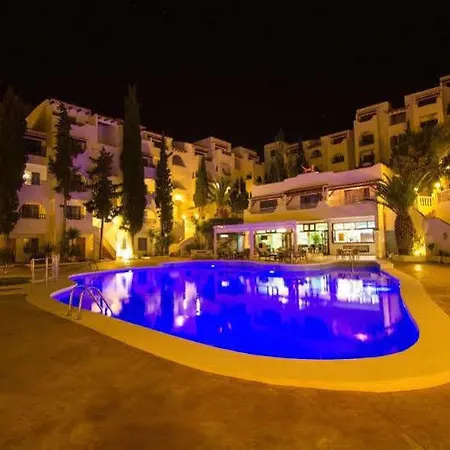 Holiday Park Apartments * סנטה פונסה